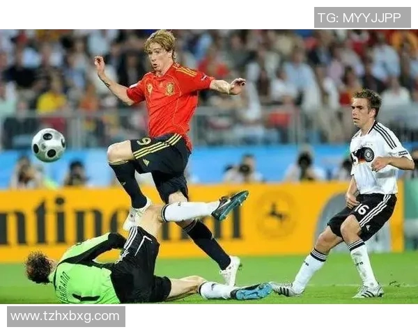 15年退役足球明星的传奇人生与赛场背后的故事揭秘 15年退役足球明星的传奇人生与赛场背后的故事揭秘