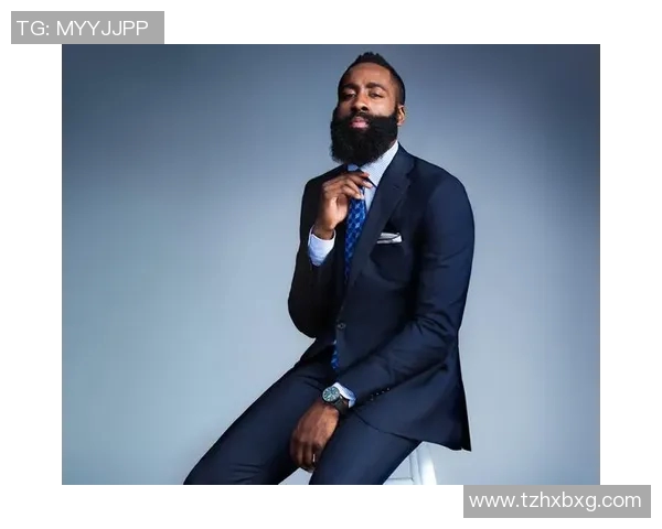 足球明星只穿内裤男的另类时尚引发热议与讨论